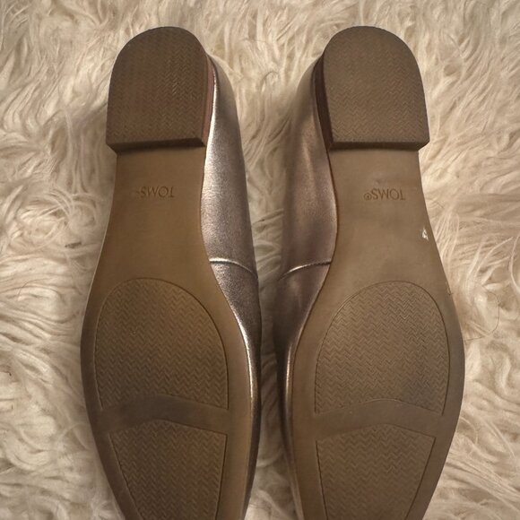 Toms Briella Suede Ballet Flat Size 8.5 in Gold - Picture 3 of 6